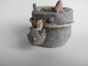 Ceramiczna miska z kotem