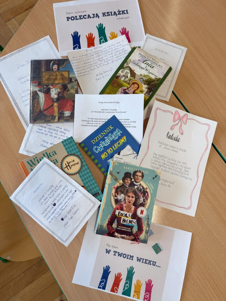 Wystawka książek i listów z poleceniami czytelniczymi dla kolegów z innych klas